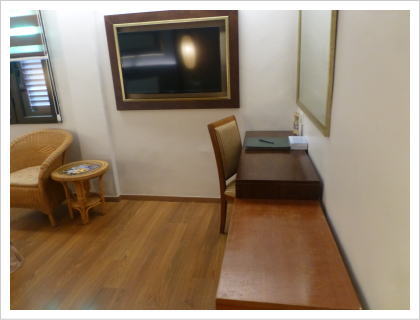 部屋に入って