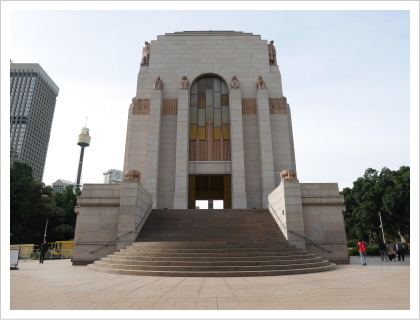 AUbNEAiAnzac Memorialj