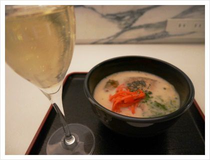 〆のとんこつラーメン