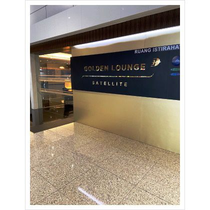 MH GOLDEN LOUNGE